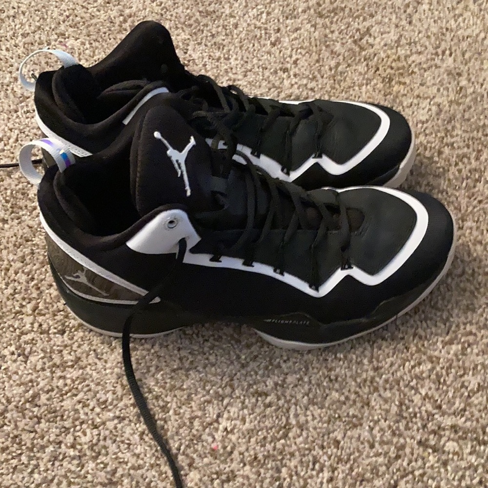 Jordan Shoes - Picture 4 of 6